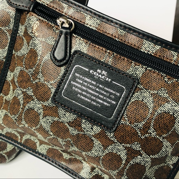 NWT Coach Signature Tote w/cosmetic bag - Picture 3 of 11